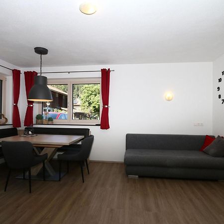 Quiet Holiday Flat Near The Mayrhofen Ski Area Schwendau Exterior photo